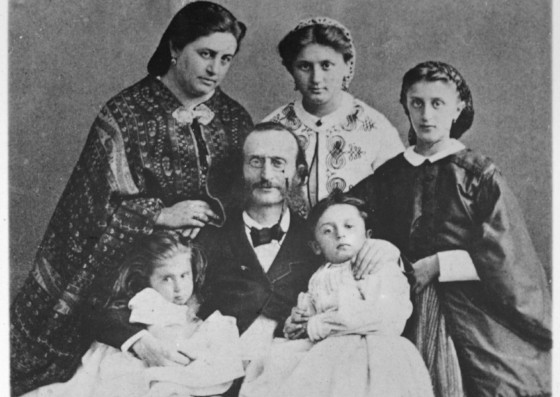 Жак Оффенбах с семьей