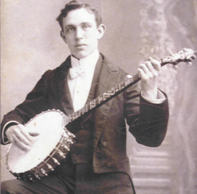 Джоэл Уокер Суини - исполнитель на банджо