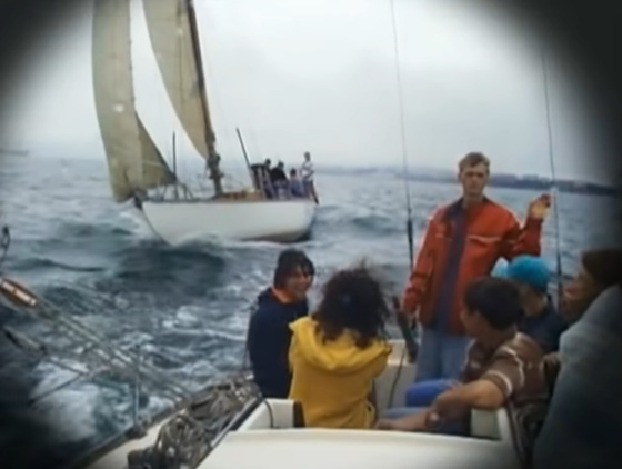 кадр из клипа «Владивосток 2000»