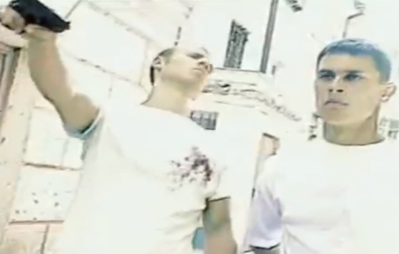 кадр из клипа «Вечно молодой»