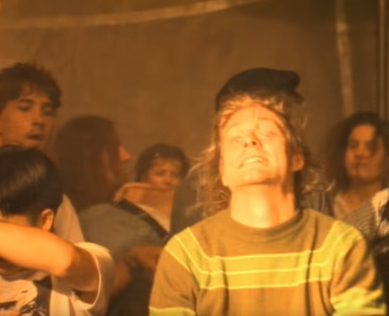 кадр из клипа Nirvana «Smells Like Teen Spirit»