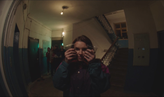 Кадр из клипа Макса Коржа «Малиновый закат»
