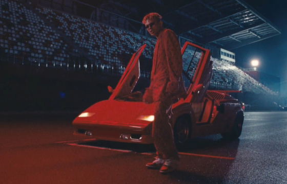 Кадр из клипа Элджея «Lamborghini Countach»